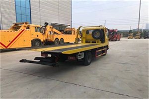 独山非事故拖车